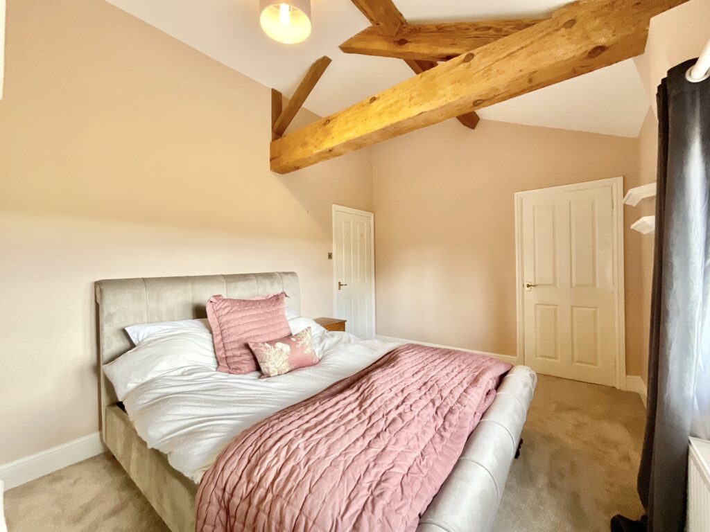 Tixall Court, Tixall, ST18