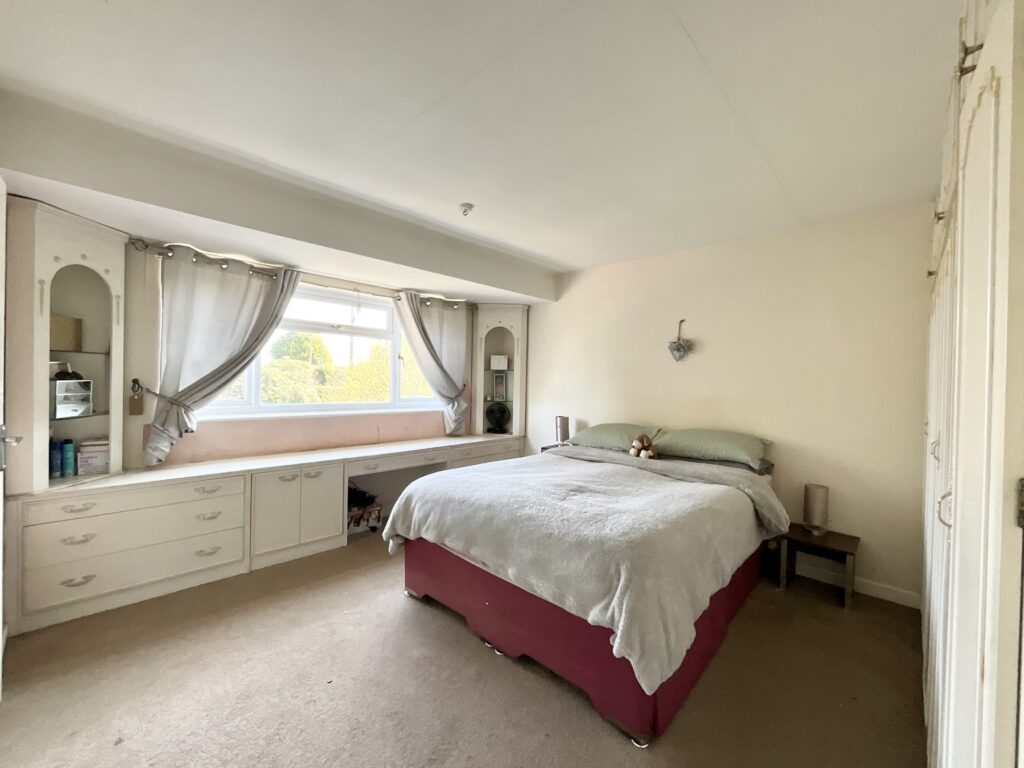 Breach Lane, Tean, ST10