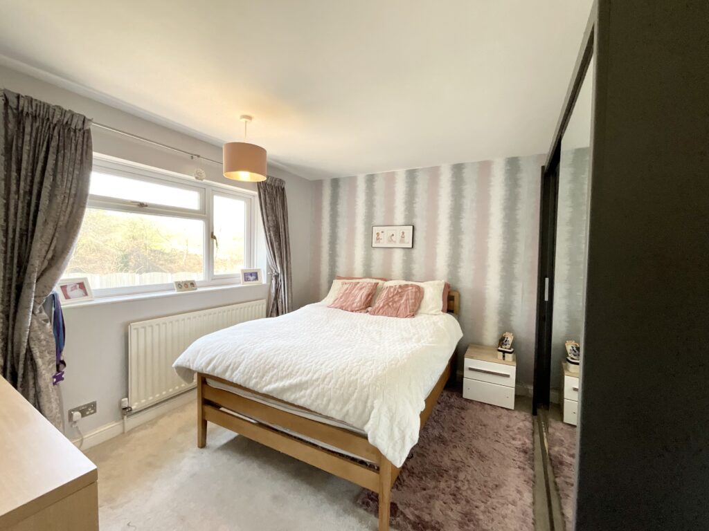 Breach Lane, Tean, ST10