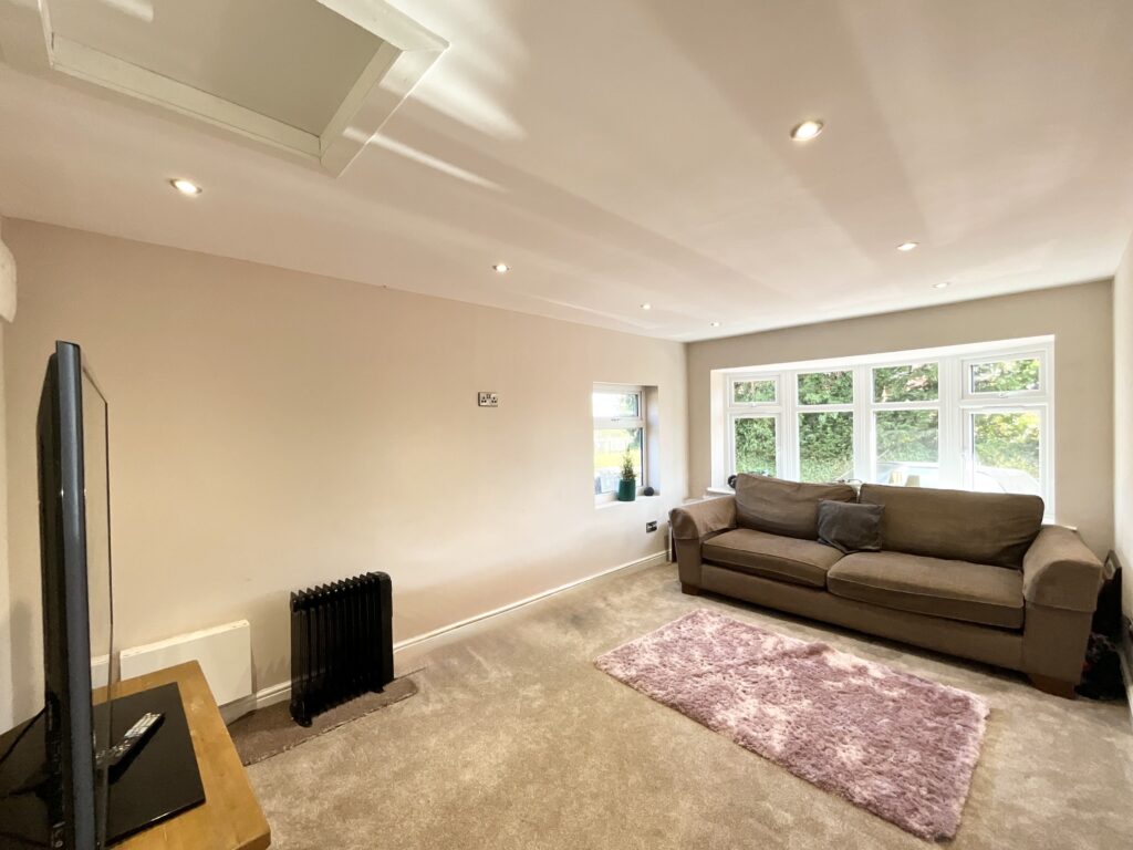 Breach Lane, Tean, ST10