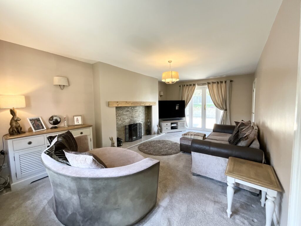 Breach Lane, Tean, ST10
