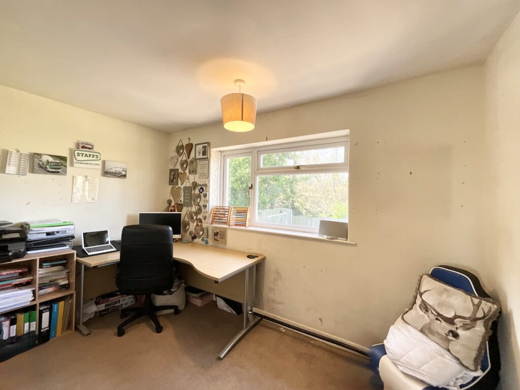 Breach Lane, Tean, ST10