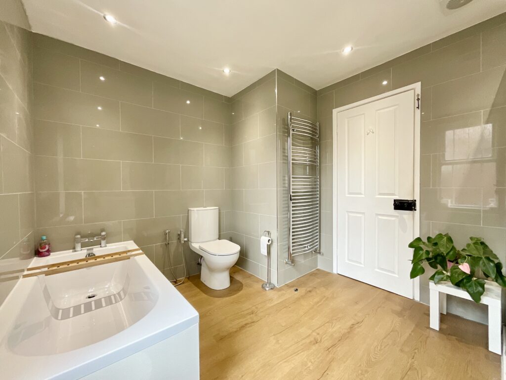 Station Road, Barlaston, ST12