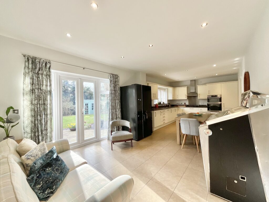 Harding Grove, Stone, ST15