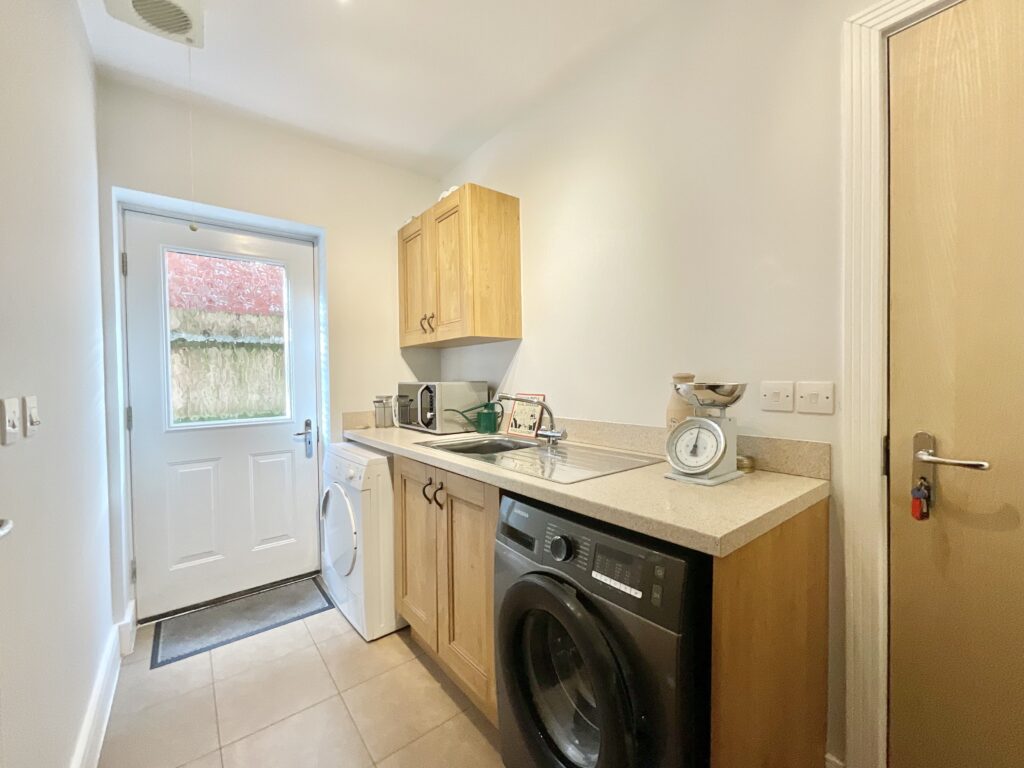 Harding Grove, Stone, ST15