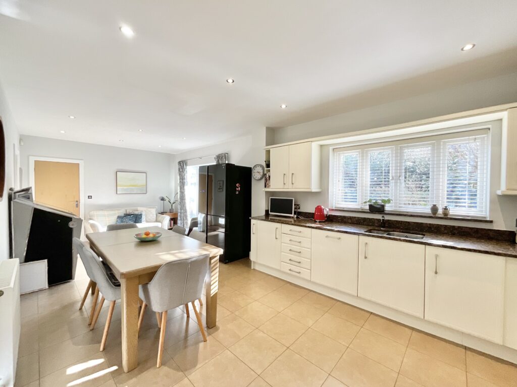 Harding Grove, Stone, ST15