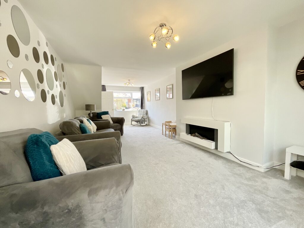 Tudor Close, Stone, ST15