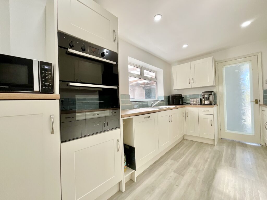 Tudor Close, Stone, ST15