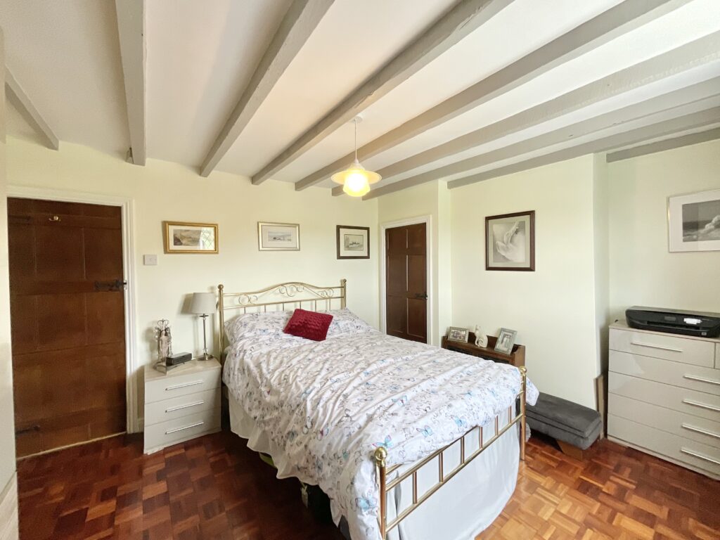 Outlanes, Meaford, ST15