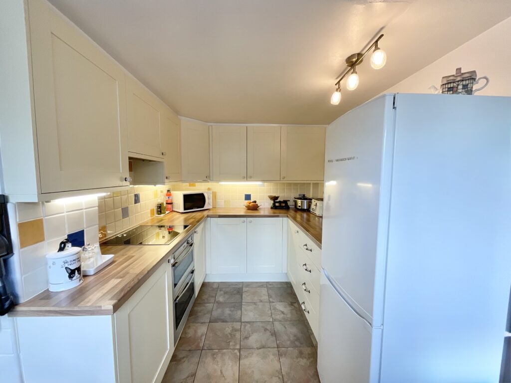 Outlanes, Meaford, ST15