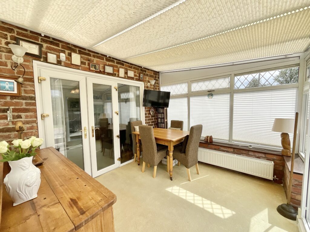 Outlanes, Meaford, ST15