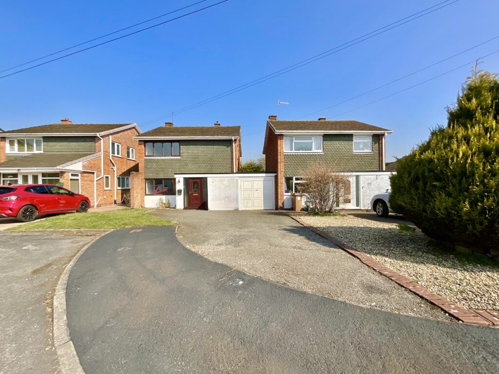 Tudor Close, Stone, ST15