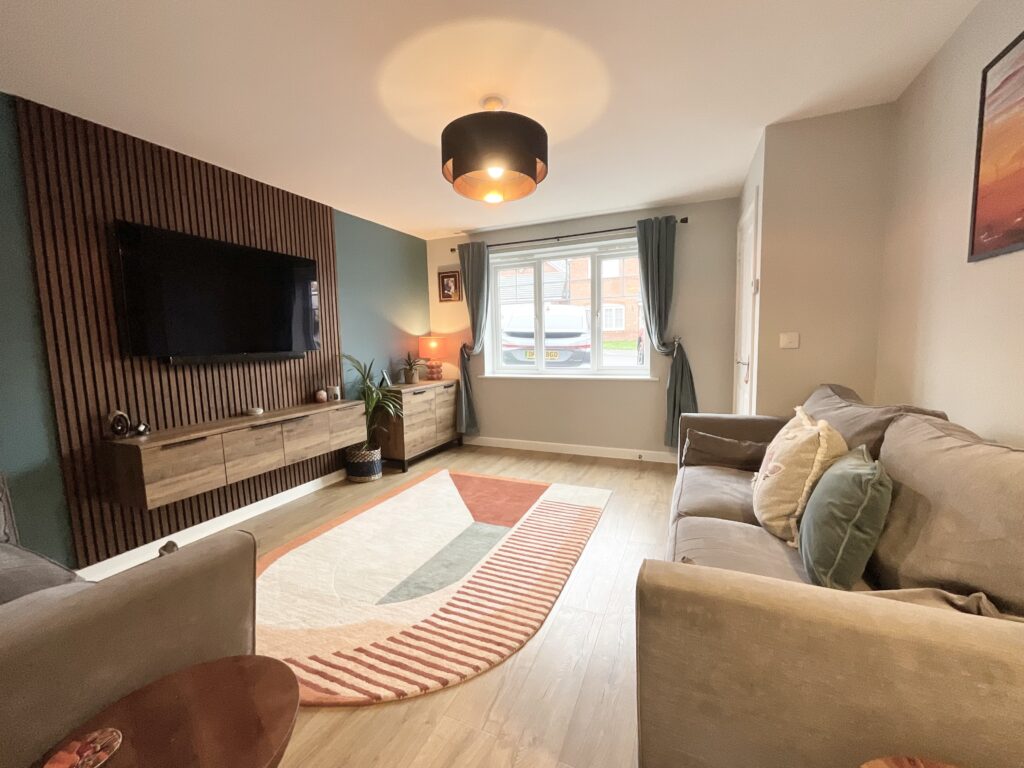 Myatt Avenue, Stone, ST15