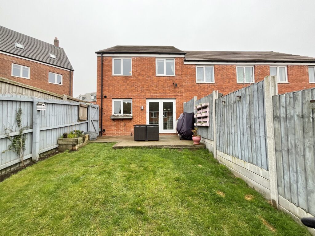 Myatt Avenue, Stone, ST15