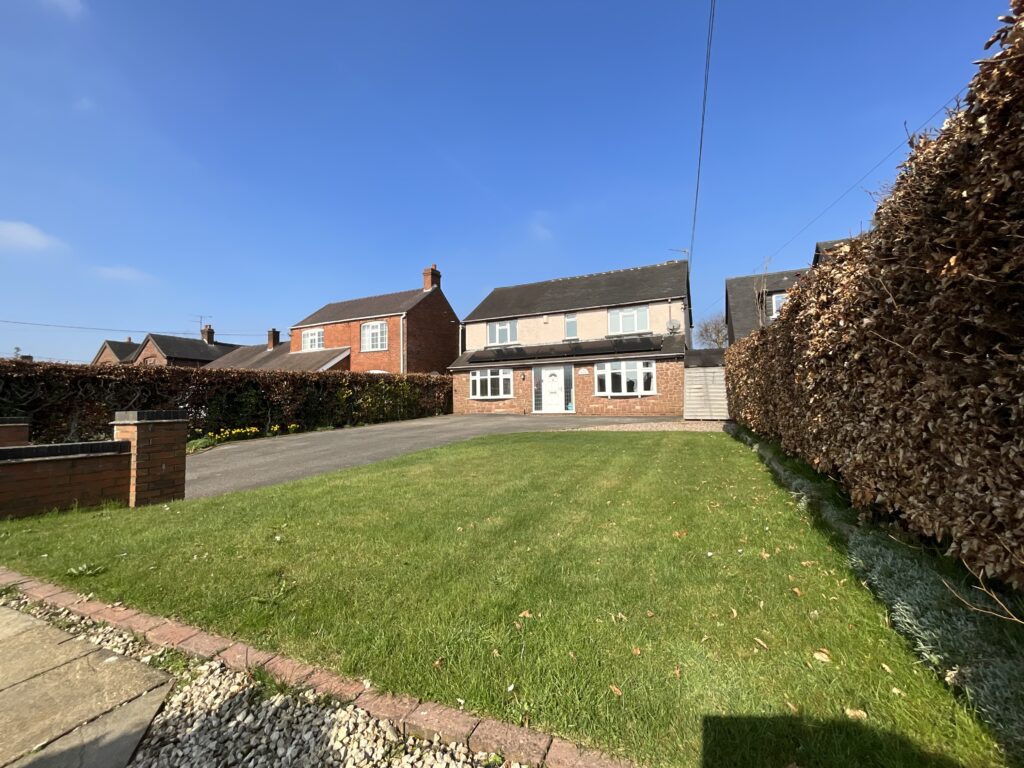 Tythe Barn, Alton, ST10