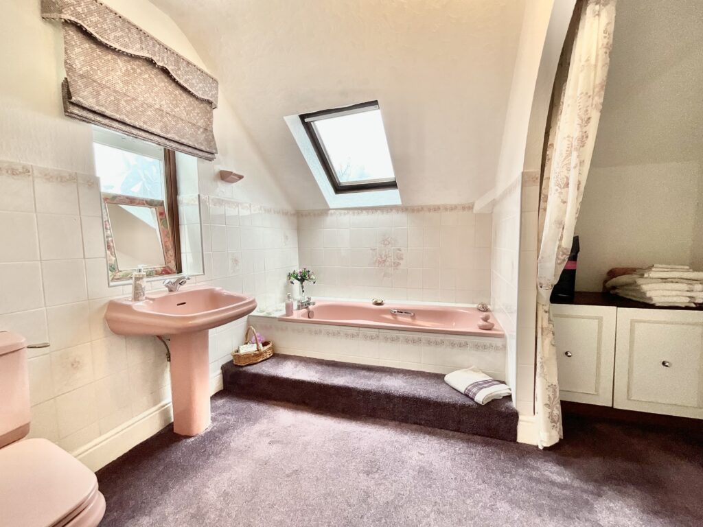Churnet Valley Road, Kingsley Holt, ST10