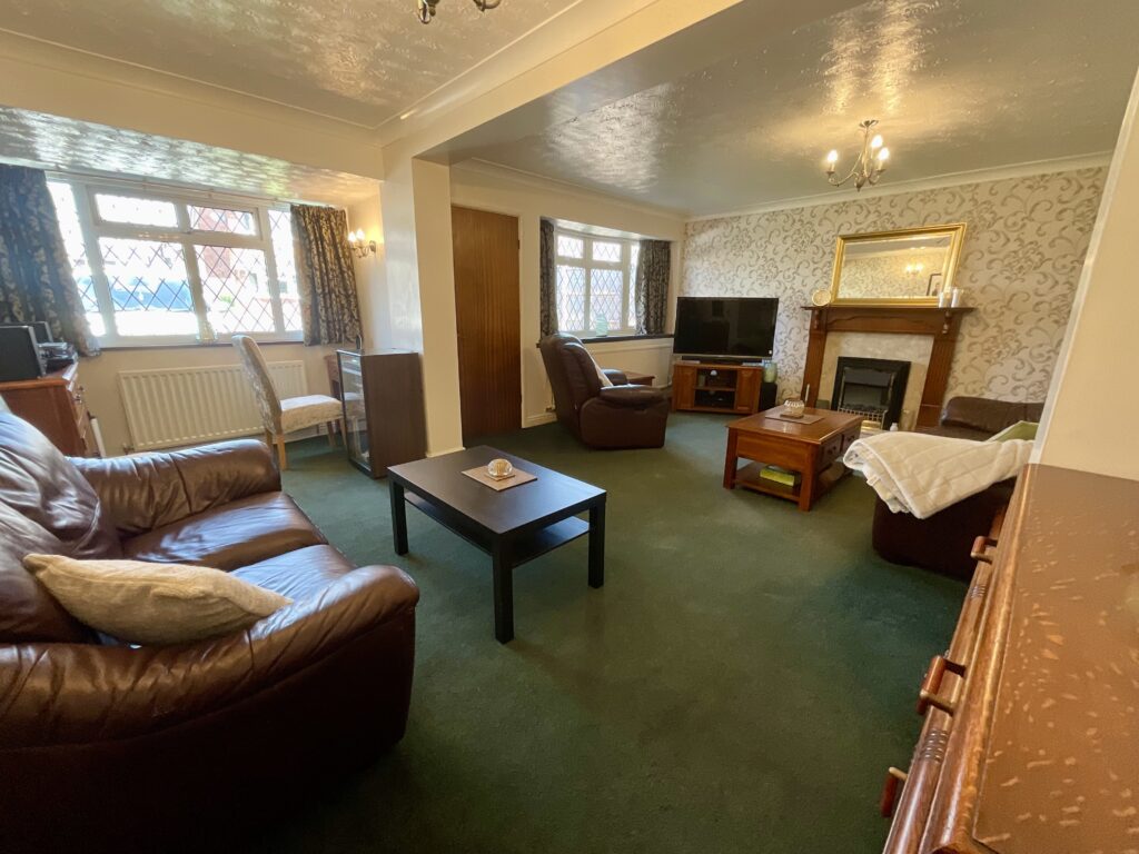 Greenway Avenue, Stone, ST15