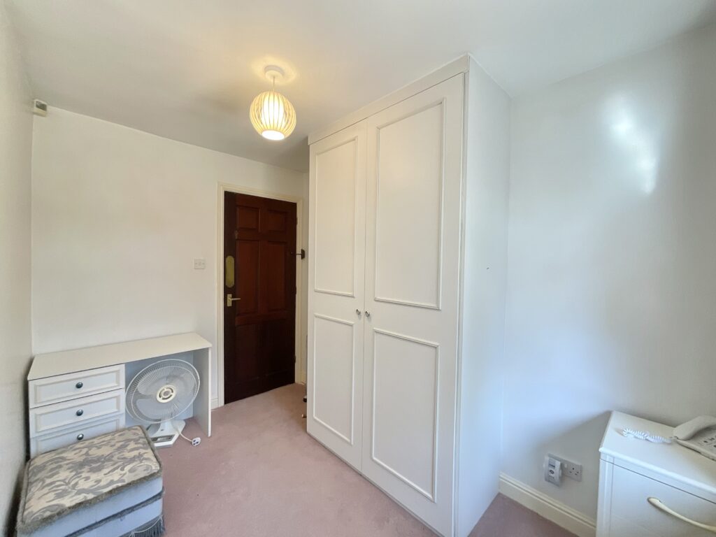 First Avenue, Newcastle, ST5