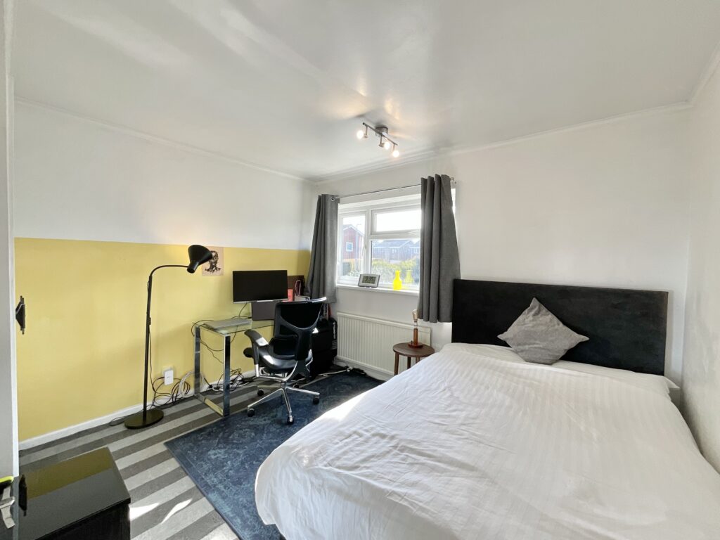 Greenway Avenue, Stone, ST15