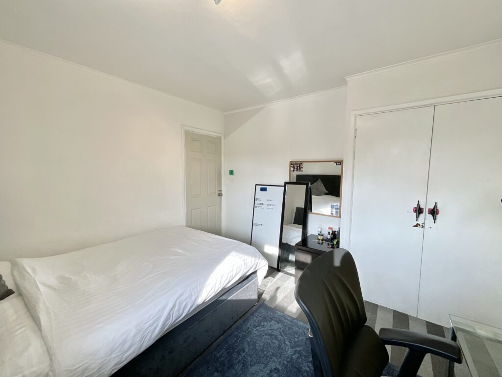 Greenway Avenue, Stone, ST15