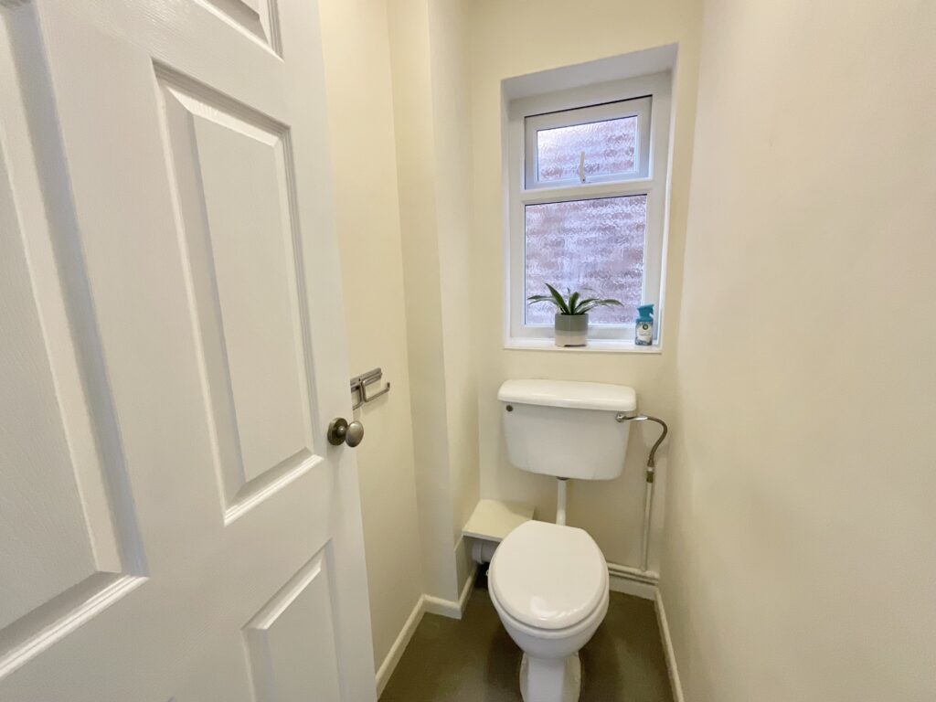 Greenway Avenue, Stone, ST15