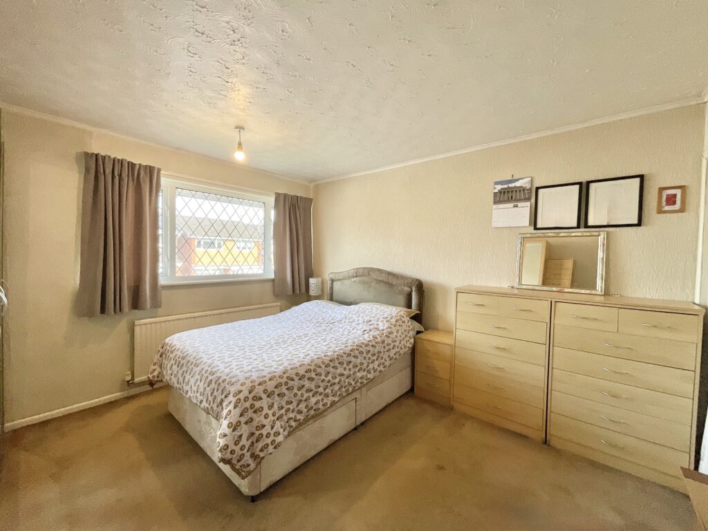 Greenway Avenue, Stone, ST15
