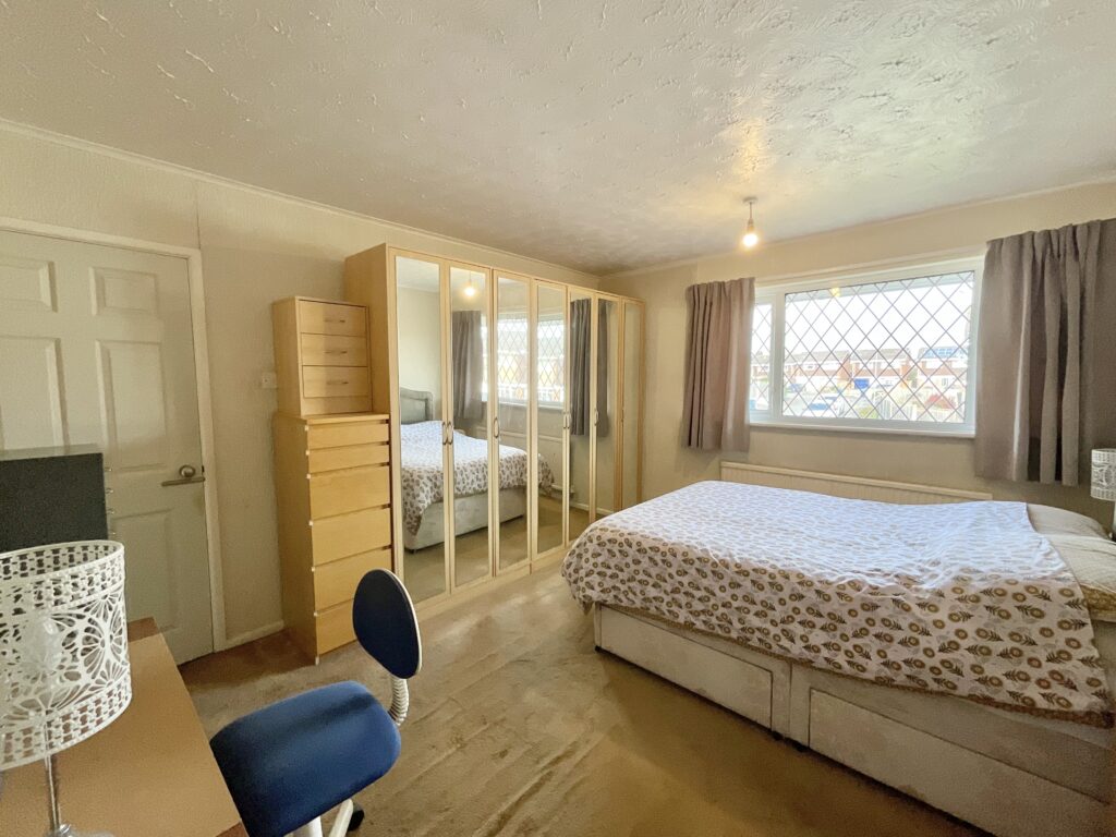 Greenway Avenue, Stone, ST15