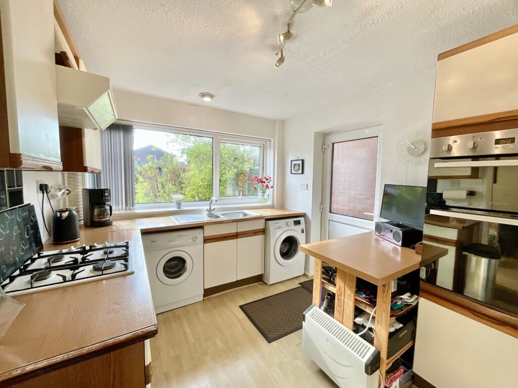 Greenway Avenue, Stone, ST15