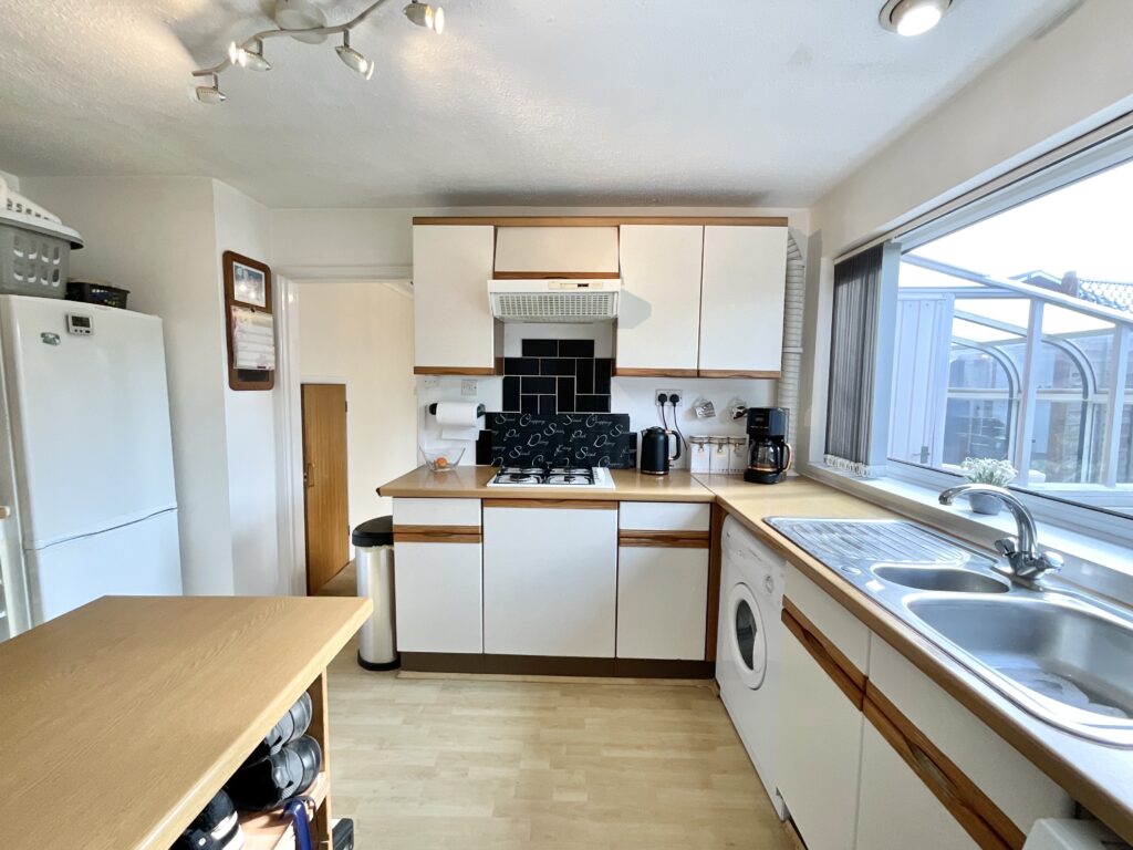 Greenway Avenue, Stone, ST15