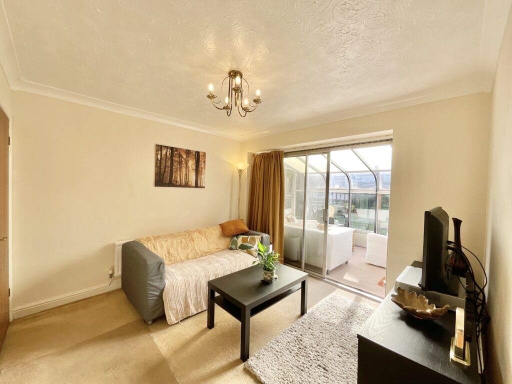 Greenway Avenue, Stone, ST15