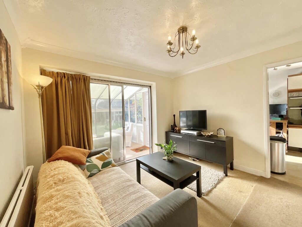 Greenway Avenue, Stone, ST15