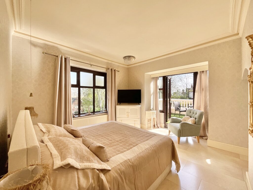 Hartshill Road, Stoke-On-Trent, ST4