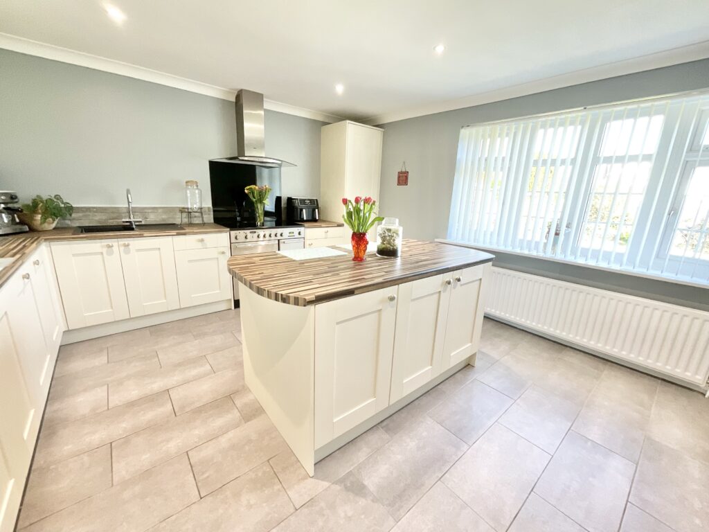 Crewe Road, Shavington, CW2