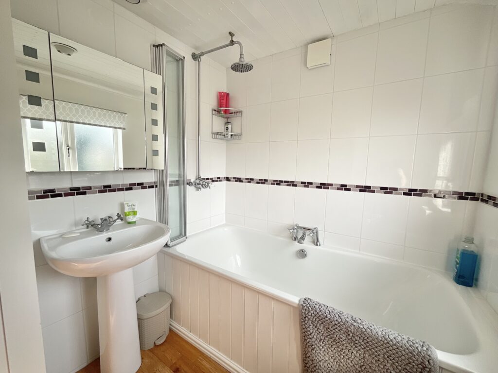 Main Road, Shavington, CW2