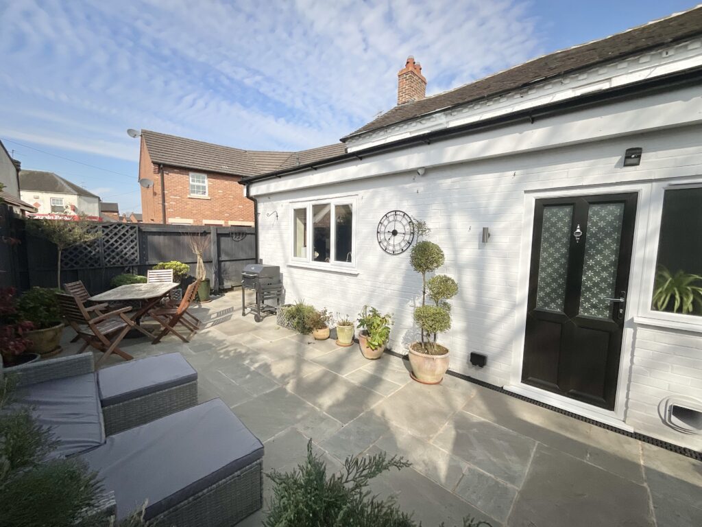 Main Road, Shavington, CW2