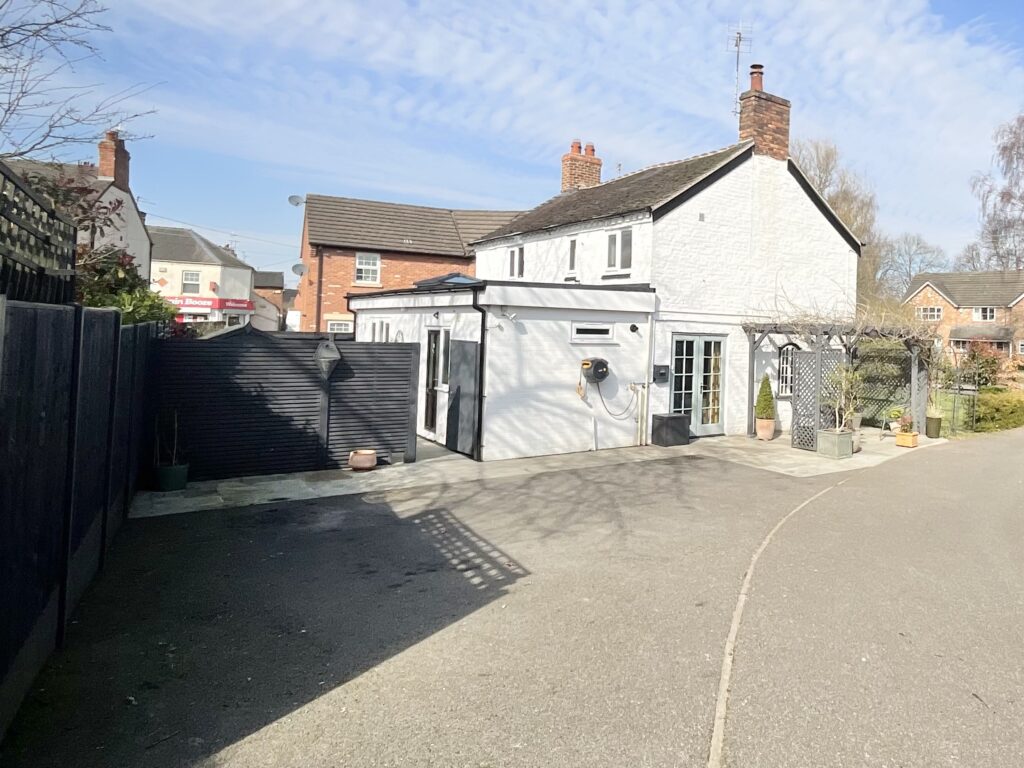 Main Road, Shavington, CW2
