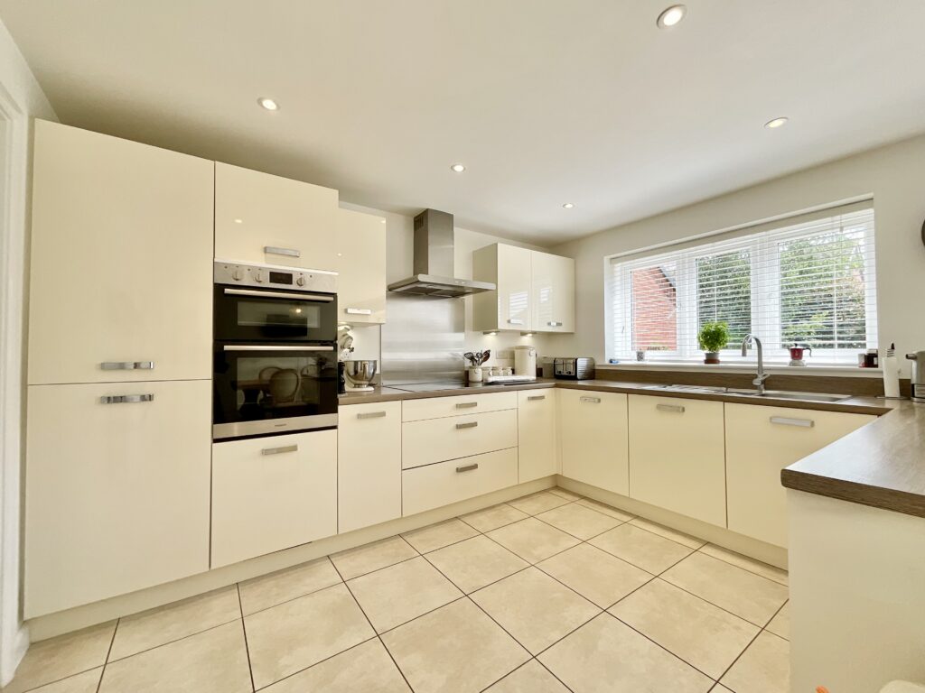 Weaver Brook Way, Wrenbury, CW5