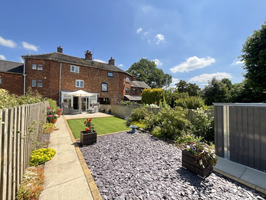 Outlanes, Meaford, ST15