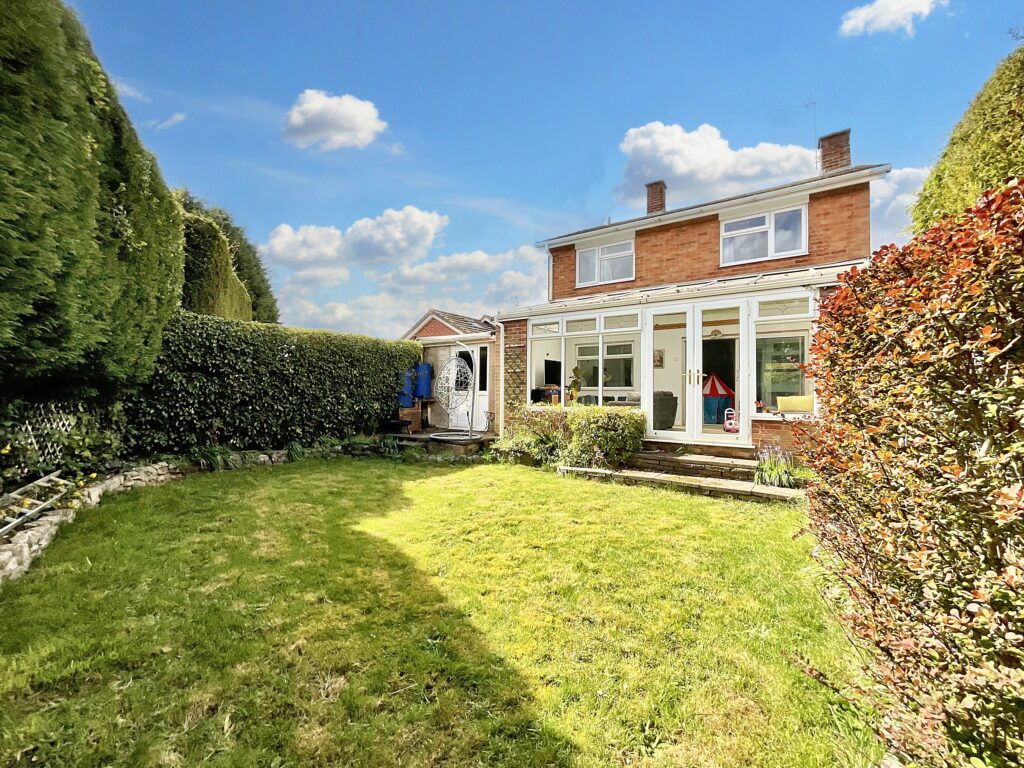 Tudor Close, Stone, ST15