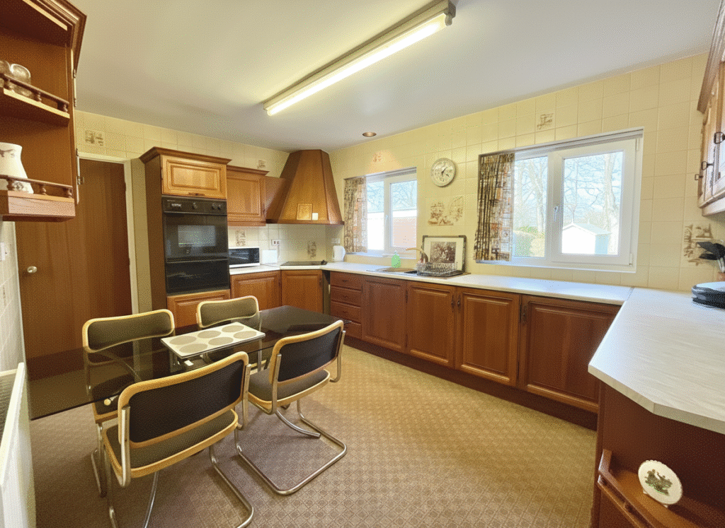 Moddershall, Stone, ST15