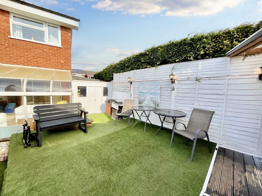 Greenway Avenue, Stone, ST15