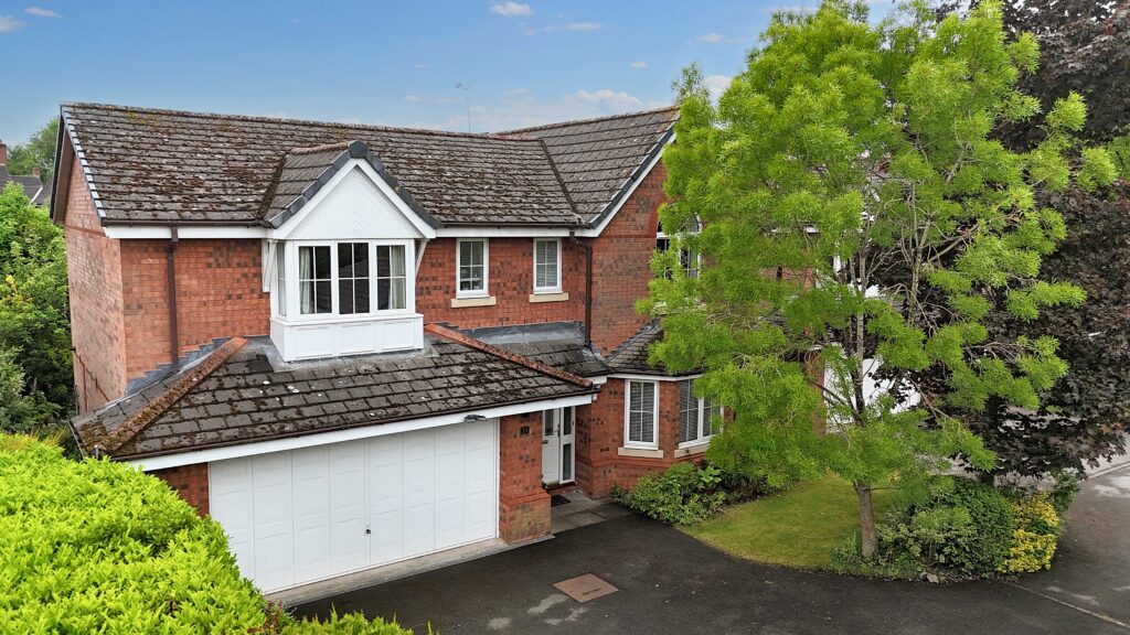 Cobbs Lane, Hough, CW2