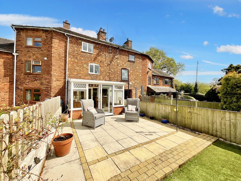 Outlanes, Meaford, ST15