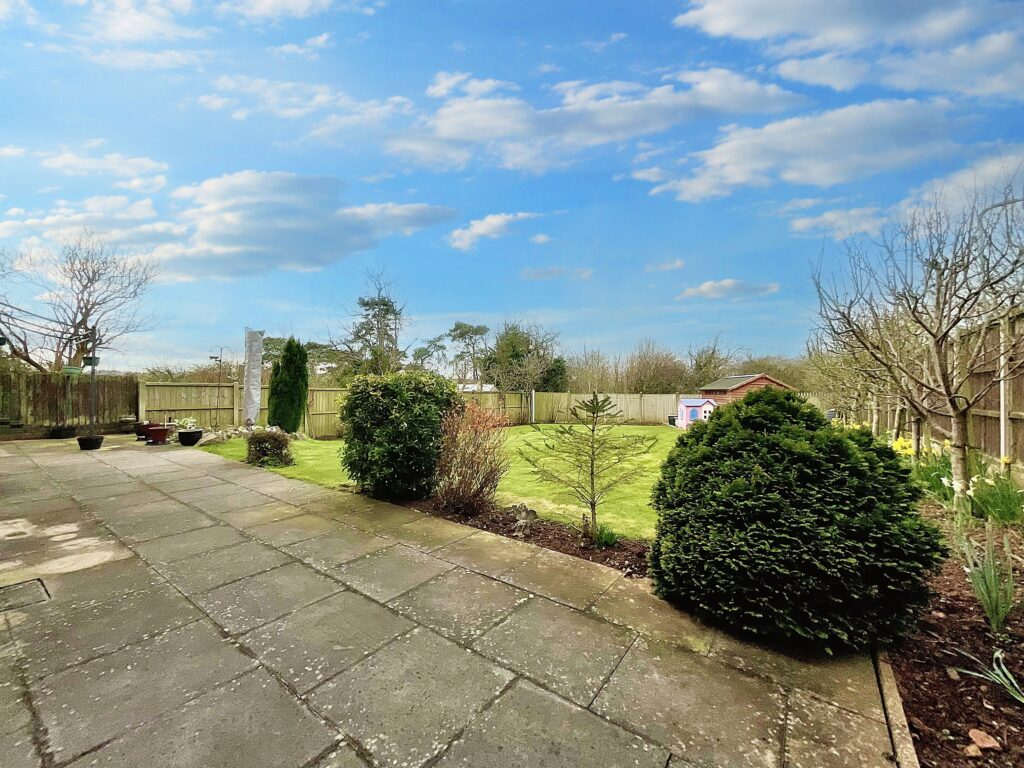 Cranmore Grove, Stone, ST15