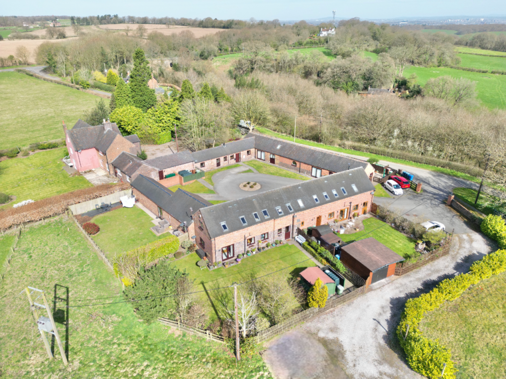 Top Lane, Beech, ST4