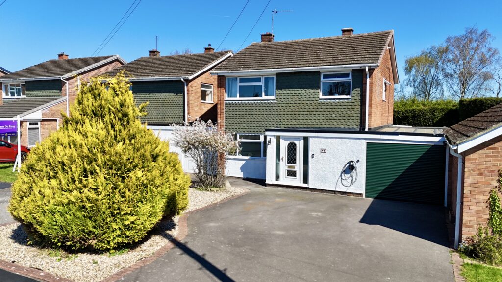 Tudor Close, Stone, ST15