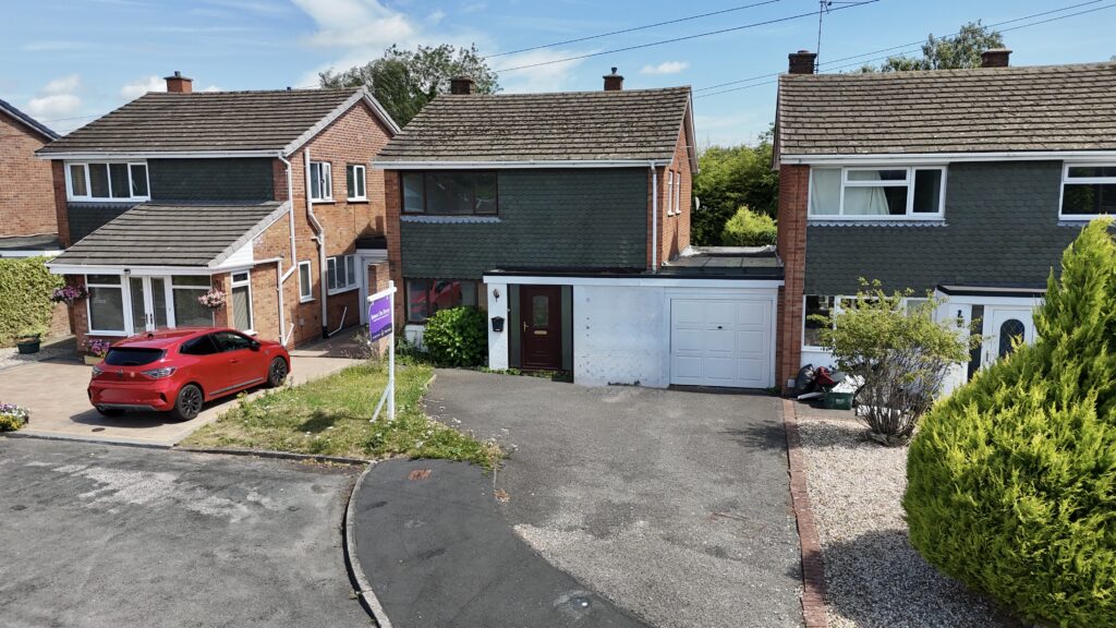 Tudor Close, Stone, ST15
