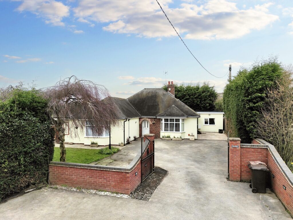Woodhouse Lane, Haughton, ST18