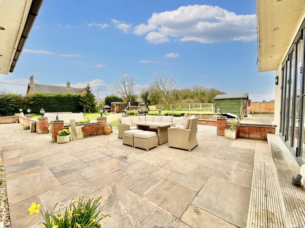 Woodhouse Lane, Haughton, ST18