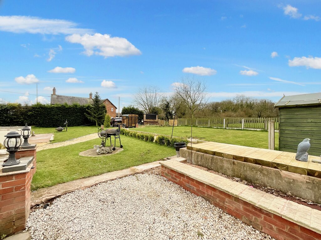 Woodhouse Lane, Haughton, ST18